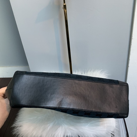 ❌SOLD❌Authentic vintage all back Gucci GG handbag - Picture 10 of 17